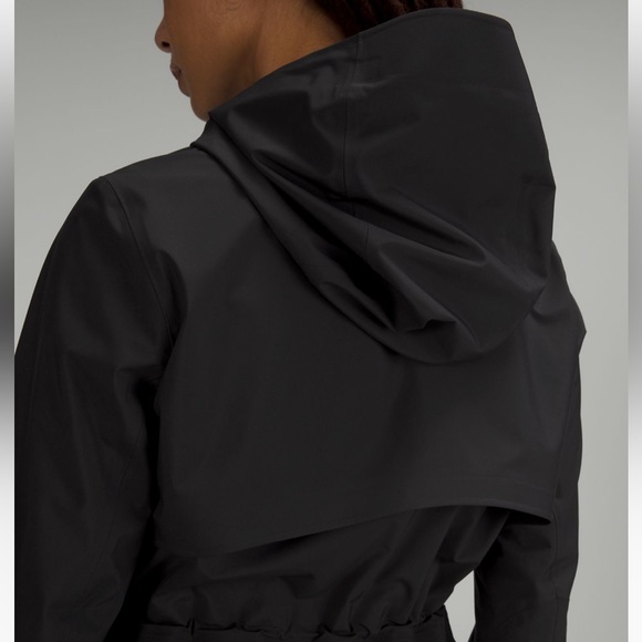 New with Tags — Lululemon - Rain Rebel Insulated Jacket- Size 4 - Black - Picture 9 of 10